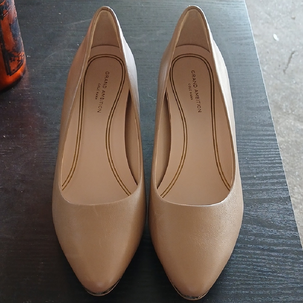 Ambition Women's Classic Tan Heels